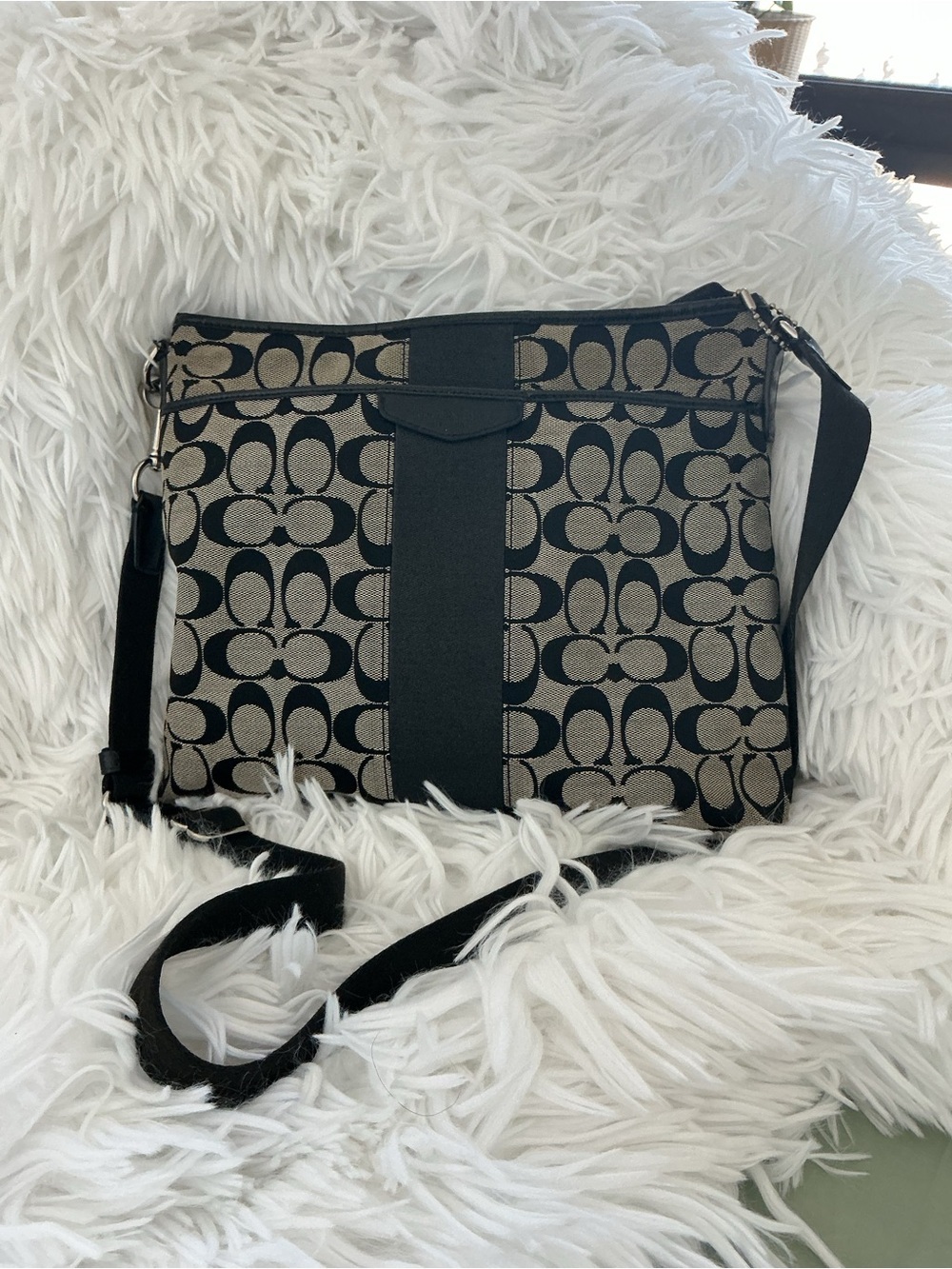 Coach Black Signature Zip Crossbody with hang tag
